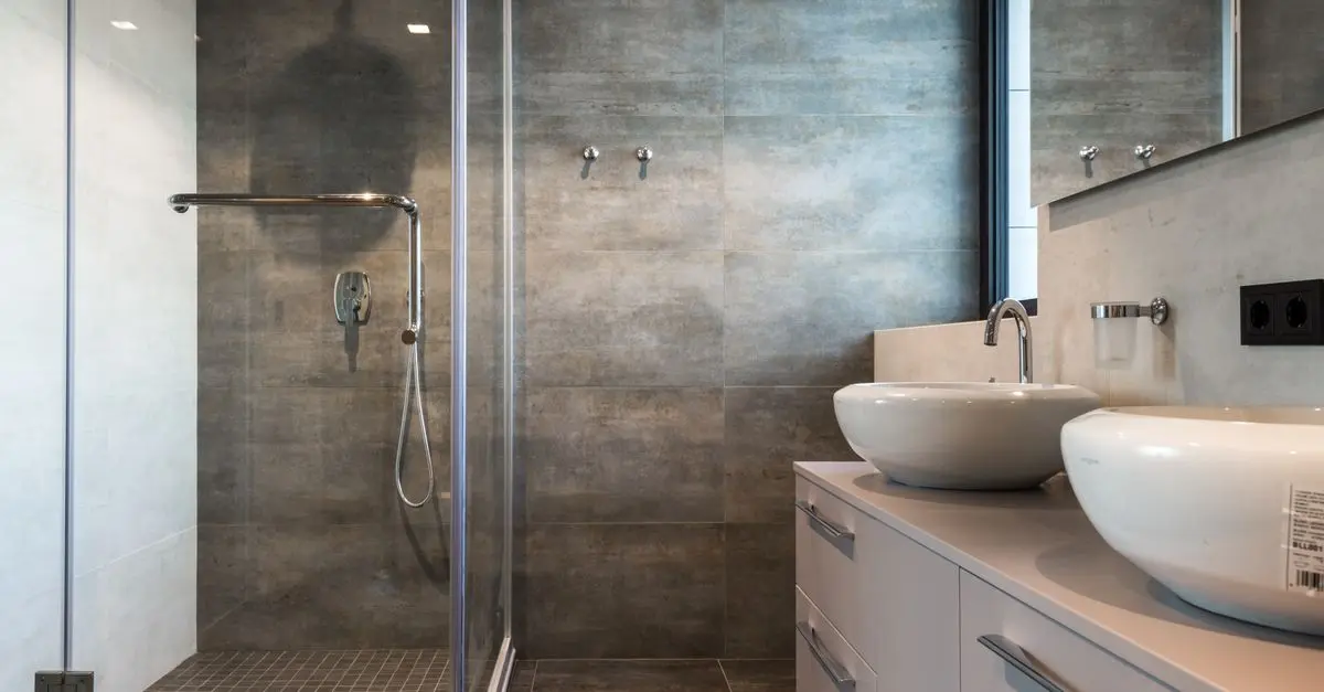 Errores Comunes al Renovar un Baño Moderno